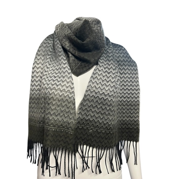 Softer Than Cashmere NWT - Soft Acrylic Scarf - Picture 1 of 3